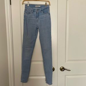 Levi’s light wash high rise skinny size 25